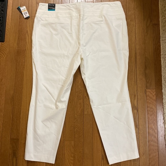 NWT Alfani white pants woman’s plus size 24W skinny leg classy stretchy pants - Picture 6 of 6